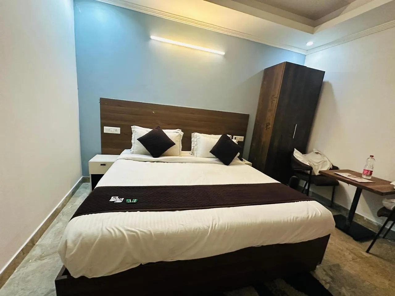 Hotel S R Palace - Free Airport Drop For Minimum 05 Nights Stay - 5 Mins From Igi & Domestic Airport Delhi New Delhi